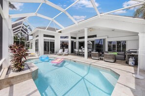 單棟房屋, 多張床 (W exposure waterfront home with pool ) | 泳池 | 暖水池