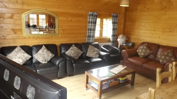 Cabin | Living area - Spacious 3 Bedroom Cabin at Avonvale Holiday Lodge (Evesham)