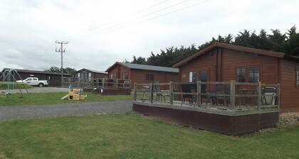 Spacious 3 Bedroom Cabin at Avonvale Holiday Lodge