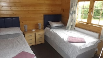 3 habitaciones, tabla de planchar con plancha y wifi gratis 