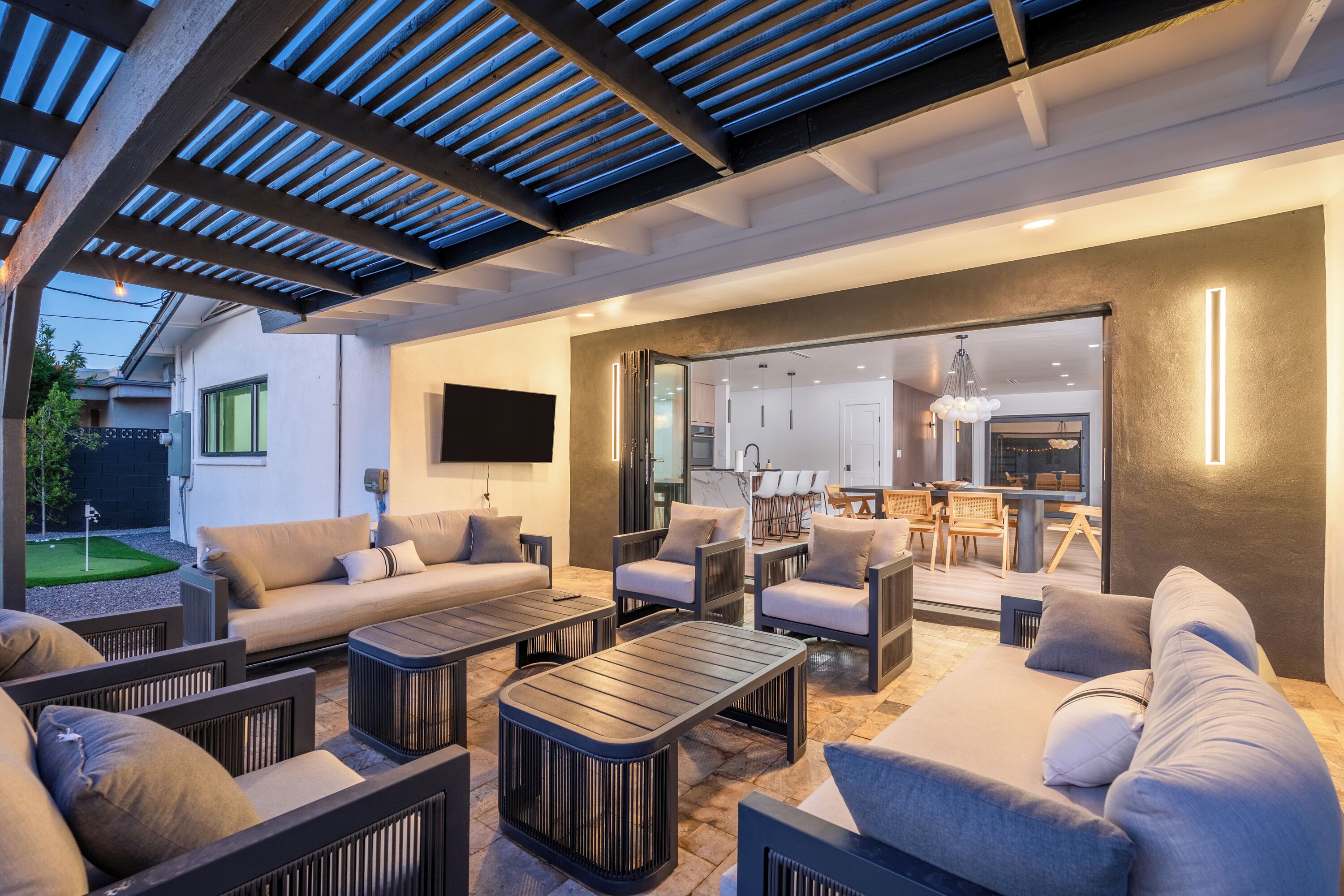 Outdoor dining