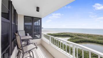 Condo, 1 King Bed with Sofa bed (Front beachfront condo with pool, fit) | Property grounds