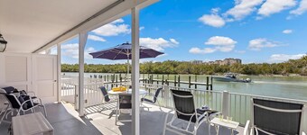 Coastal Waterfront Condo Located in Olde Marco