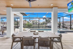 House, Multiple Beds (Exquisite waterfront Home featuring a) | Outdoor dining - Exquisite Waterfront Home Featuring a Pool and hot tub (Marco Island)