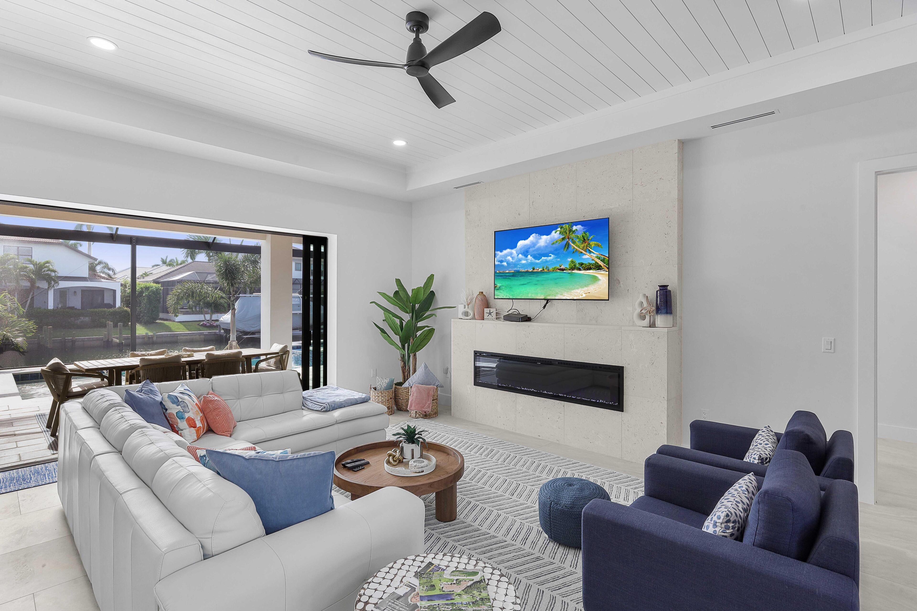 House, Multiple Beds (Exquisite waterfront Home featuring a) | Living area