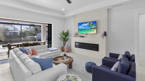 Unclassified image, 4 of 70, button - Exquisite Waterfront Home Featuring a Pool and hot tub (Marco Island)