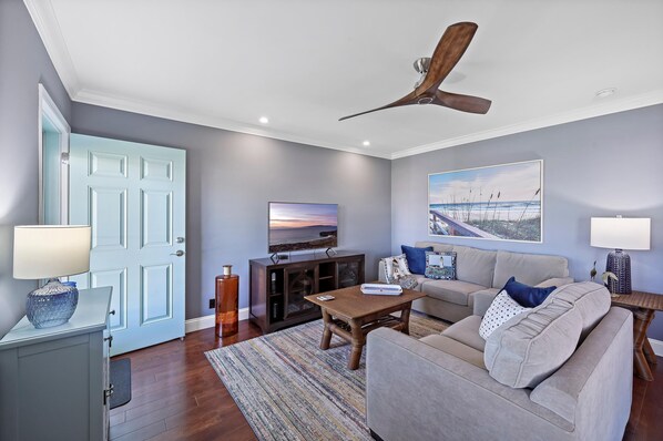 Condo, 1 cama King (Southwinds A-9) | Área de estar