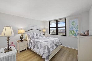 Apartamento, varias camas (Two-balcony beachfront condo with poo) | 2 dormitorios