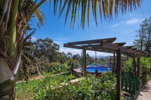 Casa | Alberca | Alberca techada y alberca al aire libre