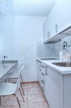 Fridge, microwave, coffee/tea maker, electric kettle