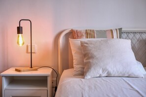 1 chambre, fer et planche à repasser, Wi-Fi gratuit, draps fournis