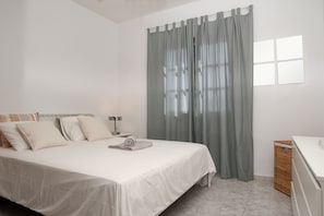 1 dormitorio, tabla de planchar con plancha, wifi gratis y ropa de cama