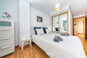 Iron/ironing board, free WiFi, bed sheets