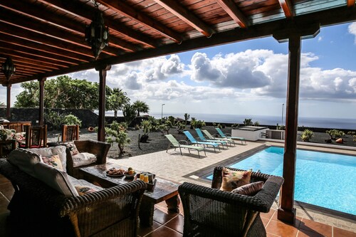 Horizon Luxury -A peaceful oasis with private pool