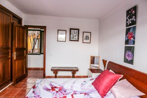 4 bedrooms, free WiFi, bed sheets