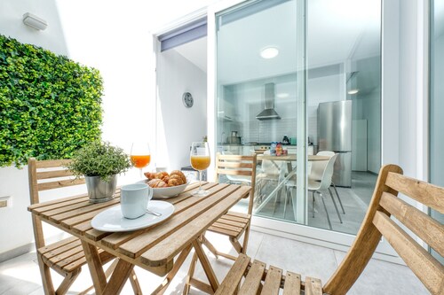 Karma Famara 2 -  25m from the beach, fast wifi and roof top terrace