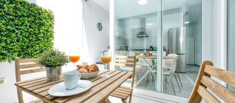 Karma Famara 2 -  25m from the beach, fast wifi and roof top terrace