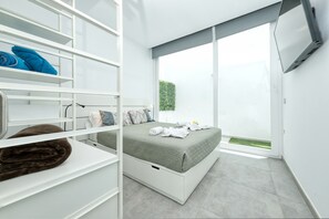 2 chambres, fer et planche à repasser, accès au Wi-Fi (inclus)
