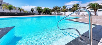 Sunset View: modern, pool side holiday home