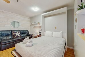 Ferros/tábuas de passar roupa, acesso à internet, roupa de cama