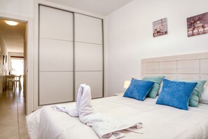 Silitysrauta/-lauta, ilmainen Wi-Fi, vuodevaatteet