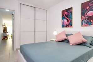 Fer et planche à repasser, Wi-Fi gratuit, draps fournis