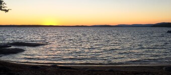 Authentic lake house near community beach, hikes, and ski resorts