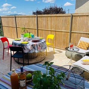 Outdoor dining - Loft escape (La Murette)