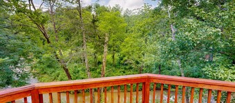 Charming Riverfront House with Full Kitchen, Wifi, and Central AC | Dog-Friendly