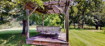Charming Riverfront House with Full Kitchen, Wifi, and Central AC | Dog-Friendly