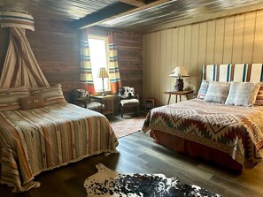 WiFi - The Stable- at Donkeytown, barndominium on a 40 acre guest ranch (Heltonville)