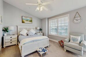 3 habitaciones, tabla de planchar con plancha, internet y ropa de cama 