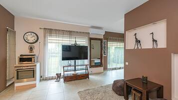 1 habitación, escritorio, tabla de planchar con plancha y wifi gratis