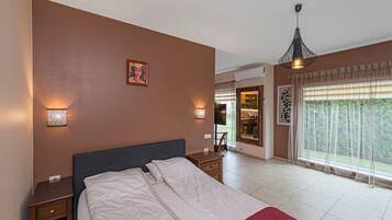 1 bedroom, desk, iron/ironing board, free WiFi