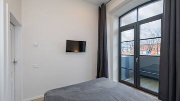 1 habitación, escritorio, tabla de planchar con plancha y wifi gratis
