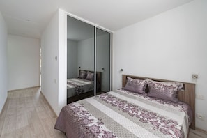 1 bedroom, desk, iron/ironing board, free WiFi