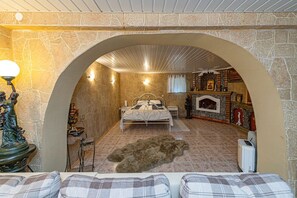 1 bedroom, desk, iron/ironing board, free WiFi