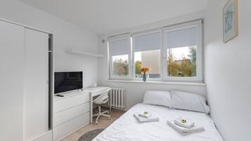 Desk, iron/ironing board, free WiFi, bed sheets