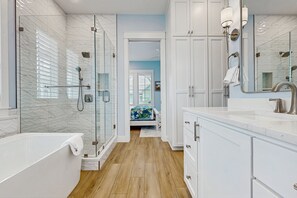 Towels - Beautifully furnished home with firepit, scenic balconies, on-site pool & golf (Port Aransas)