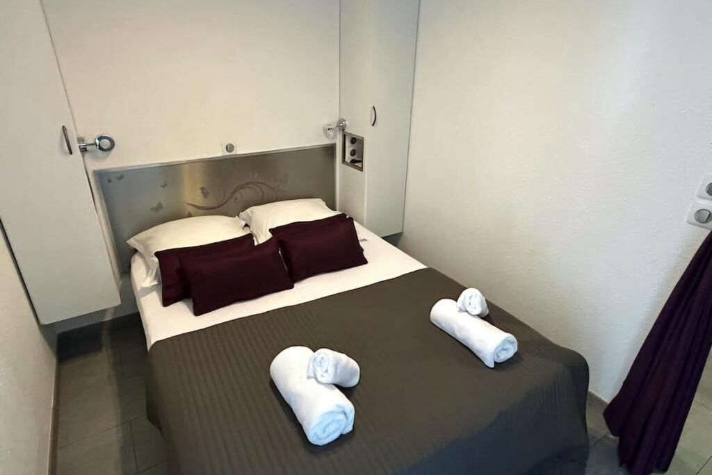 1 chambre, fer et planche à repasser, Wi-Fi