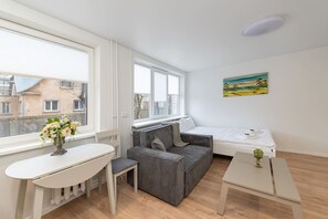 Bureau, chambres insonorisées, fer et planche à repasser, Wi-Fi gratuit