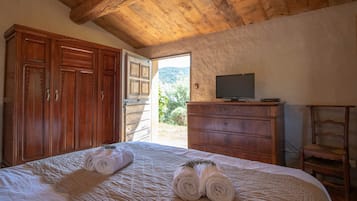 1 slaapkamer, een strijkplank/strijkijzer, internet
