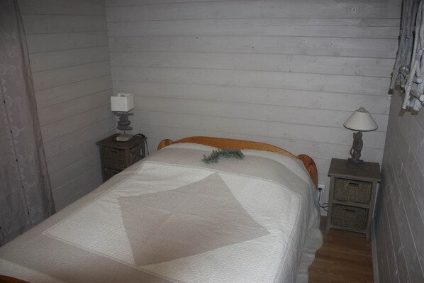 1 bedroom, iron/ironing board, Internet