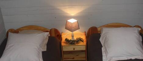 1 habitación, tabla de planchar con plancha y internet