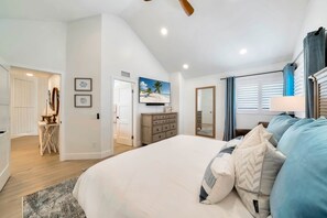 3 chambres, bureau, fer et planche à repasser, lit parapluie