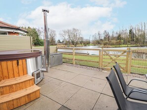 Property grounds - Oak Cottage (Barrow upon Humber)