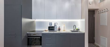 Refrigerador, microondas, horno y parrilla de estufa