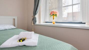 1 chambre, fer et planche Ă repasser, Wi-Fi, draps fournis