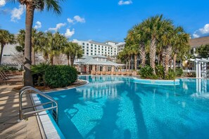 Appartement, 2 queensize bedden (Market Street Inn 547) | Zwembad | Een buitenzwembad