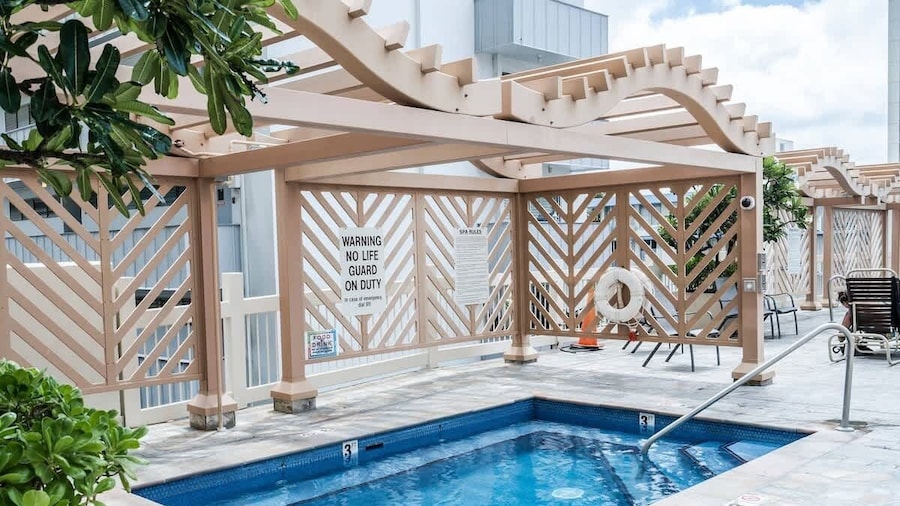 @marbella Lane - Stylish Island Stay w/ City Views